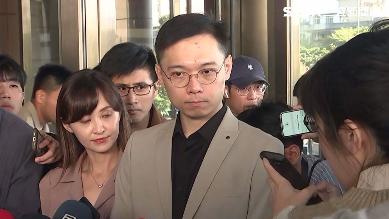 蹭過頭？黃士修譏陳菊請辭「終於走了」　下秒竟貼團購連結賣櫻桃網看傻