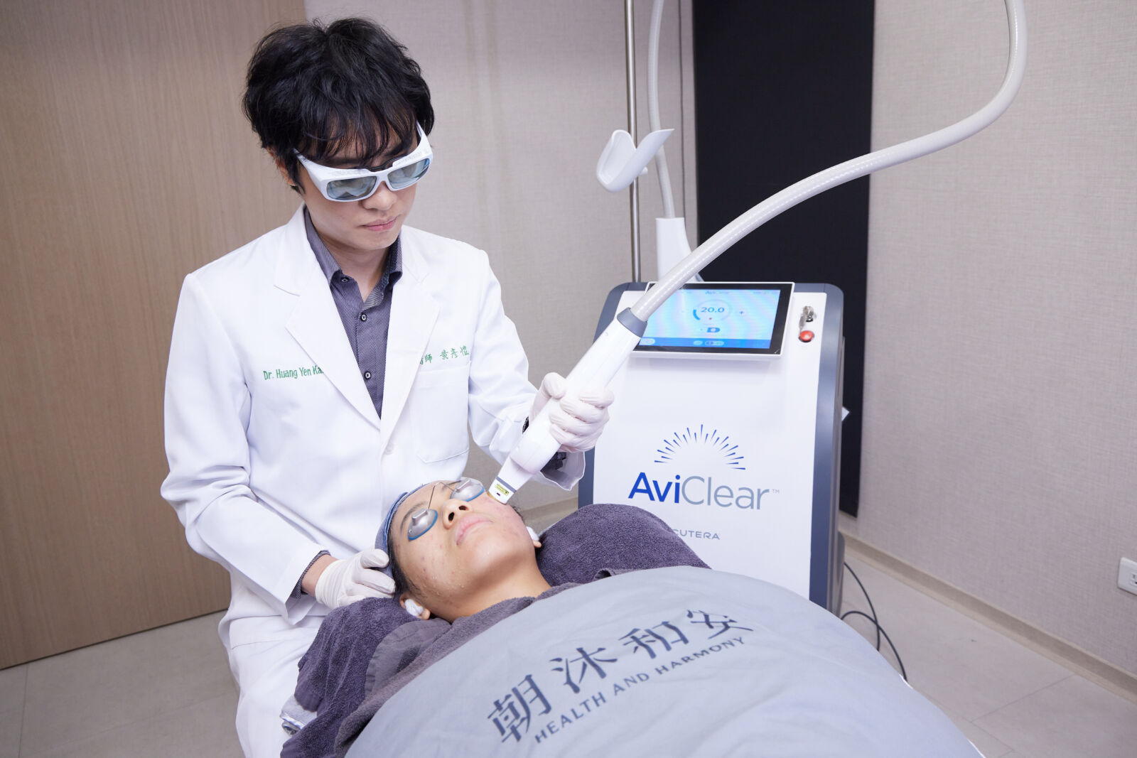 【有影】直擊皮脂腺根源　最新戰痘黑科...