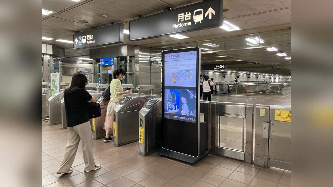 待在女廁半小時！清潔員敲門遭掌摑　網友協尋願幫出律師費