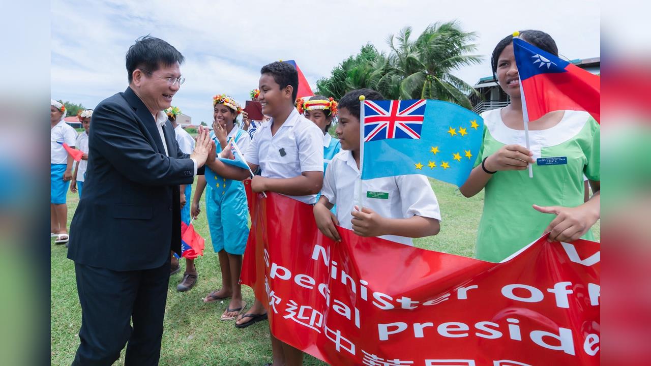 賴總統特使！林佳龍旋風抵達吐瓦魯　將...