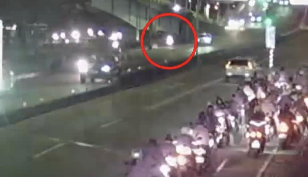 影/新北浮洲橋機車自摔車禍　60歲騎...