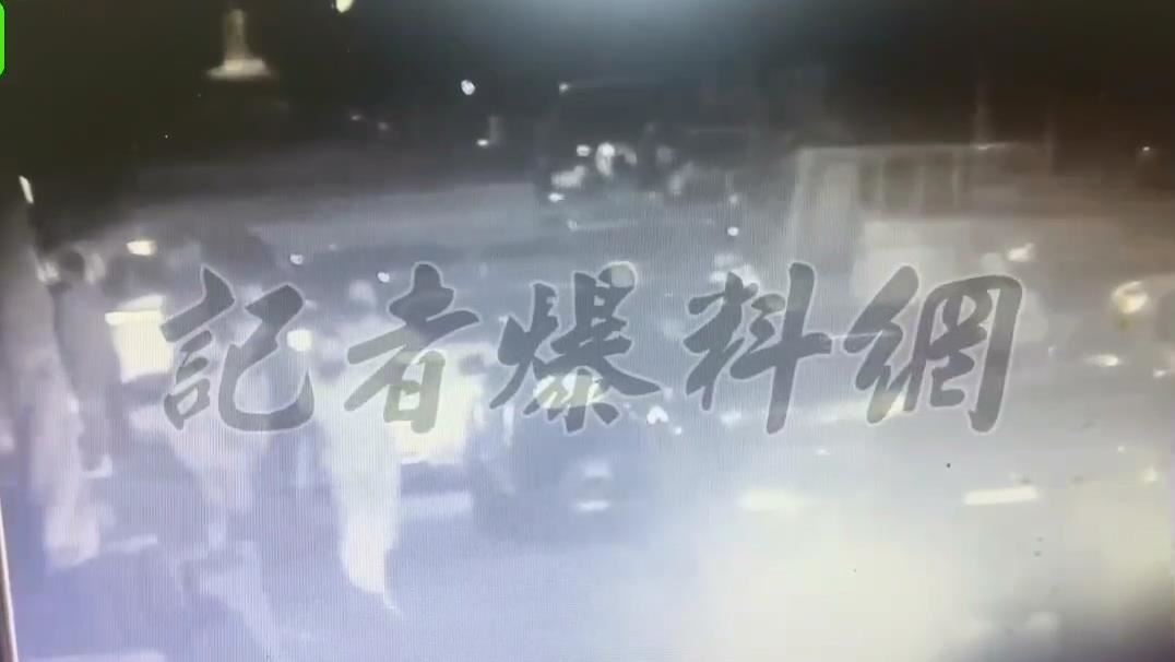 台中+9猴網路嘴砲約談判！警車出現「秒改劇本」…20人集體落跑畫面曝光