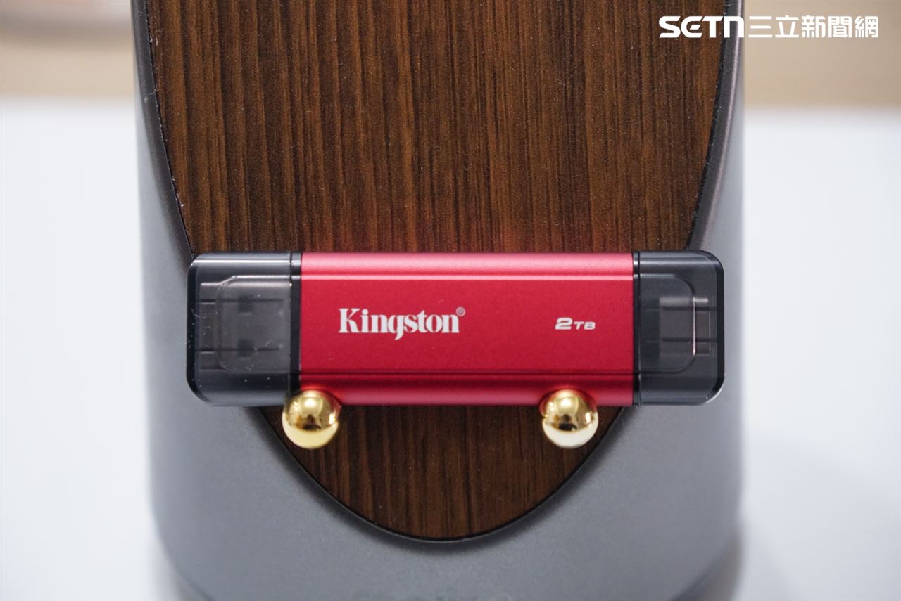 簡單開／Kingston雙介面行動固...