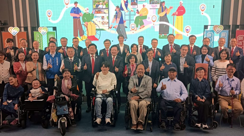 數位啟發 7千名長輩AI作畫