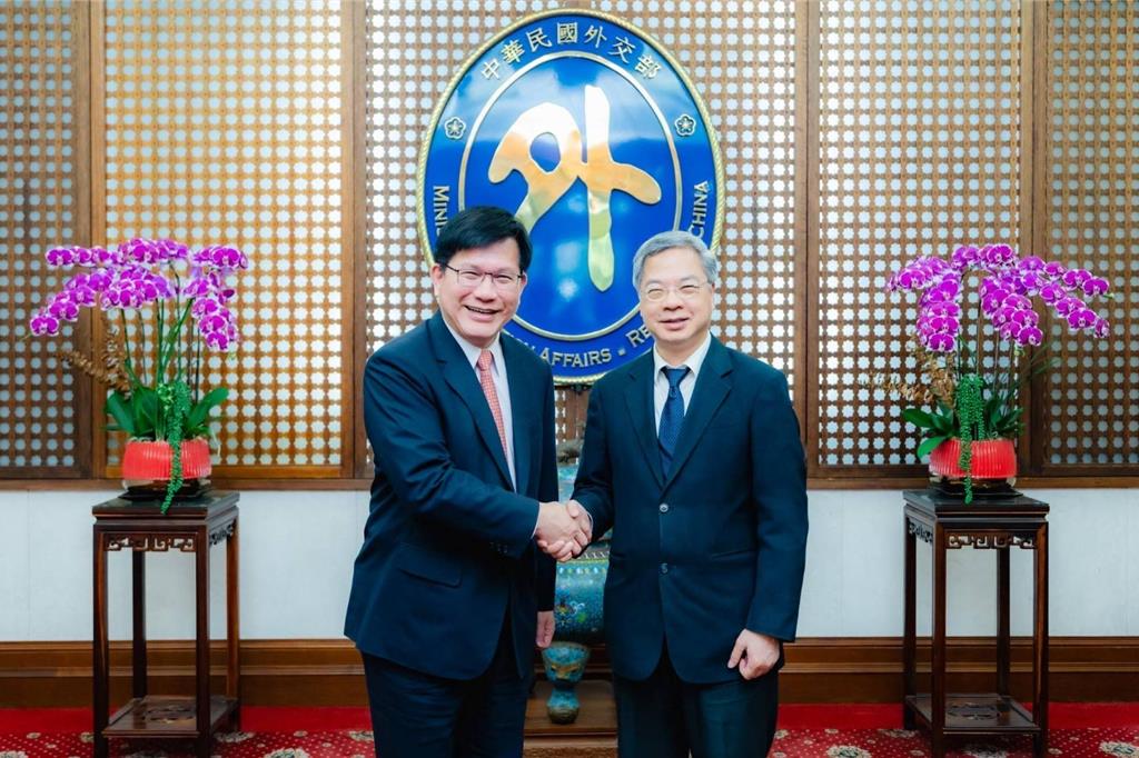 外交經濟雙部長會議 林佳龍：科技全球...