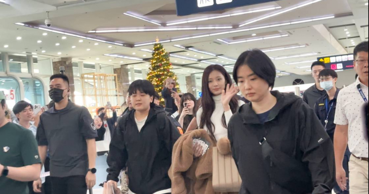 回鄉開唱心願達成！TWICE子瑜抵高雄　千名粉絲瘋狂迎接