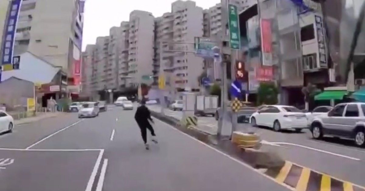 警方追捕逃跑移工！群眾熱心指方向 警...