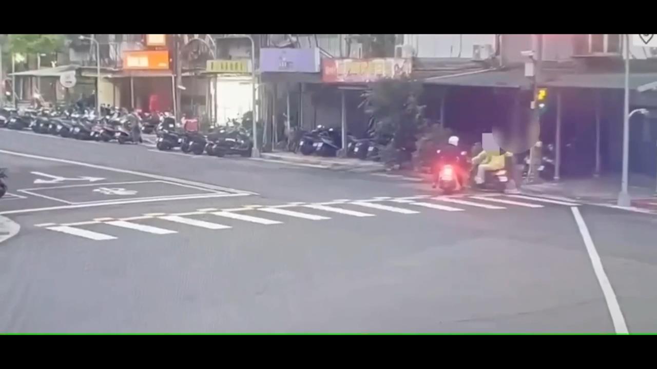 毒鴛鴦躲警持辣椒水攻擊　萬華警對空鳴槍反擊