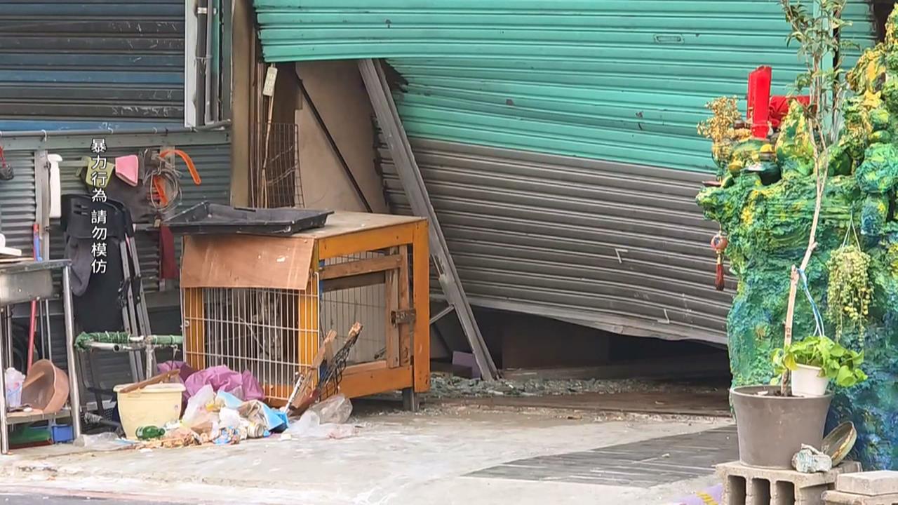 尋仇? 惡煞砸神壇開車衝撞 1小時後茶行也被撞