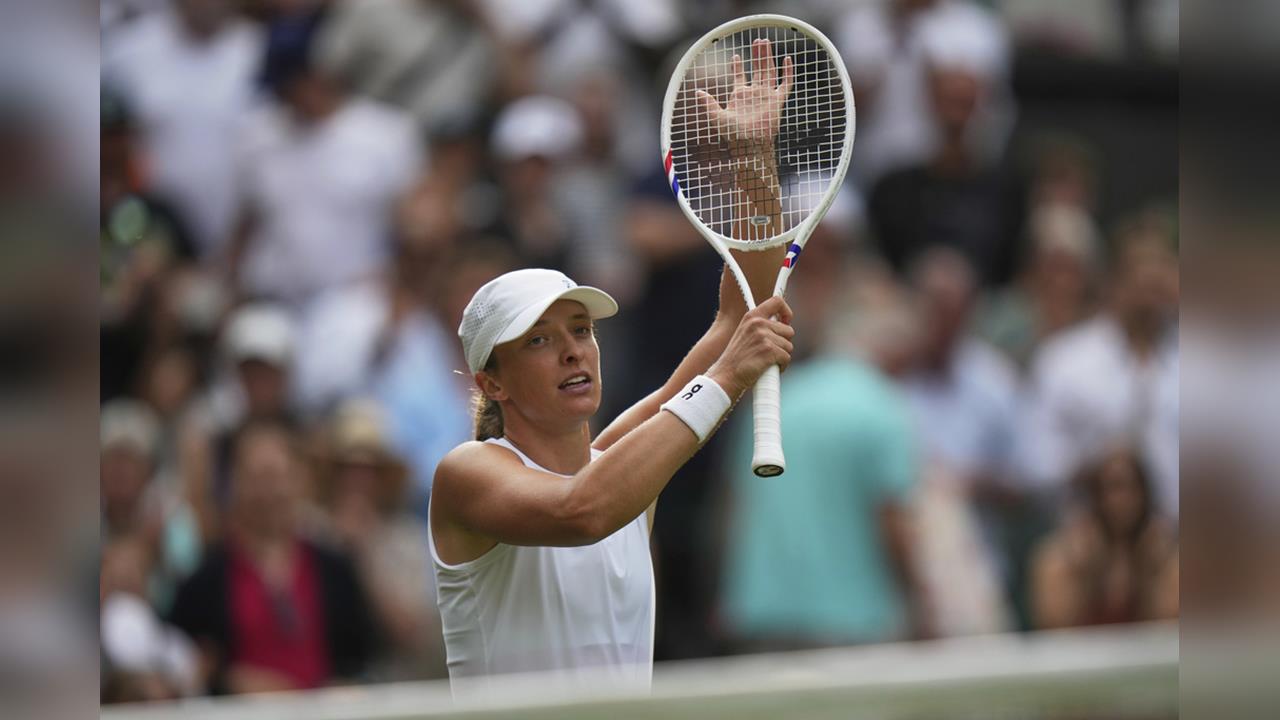 前球后史薇泰克批選手沒隱私！比喻像柵欄裡的動物「難道上大號也要給看？」