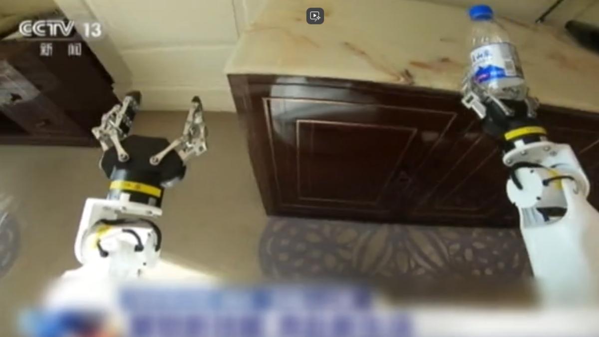 「8關節手臂超靈敏！陸機器人旺達爆紅...