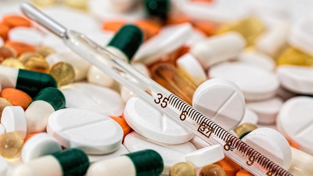 症狀消失就停藥？40歲男潰瘍大出血　聚餐昏倒急剖腹救命