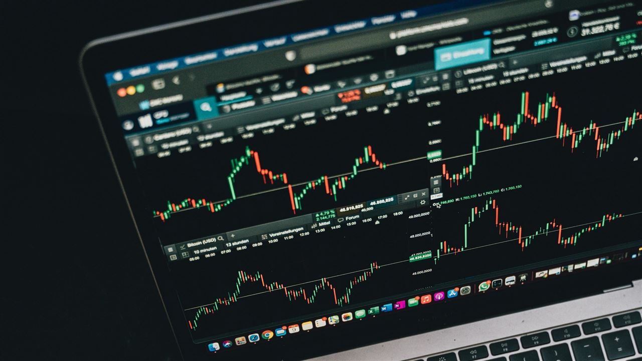 成長股狂噴一年該休息了　金融股接棒這2只時機正好！