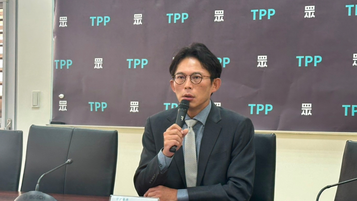 劉世芳要求中配放棄國籍　黃國昌批失職...