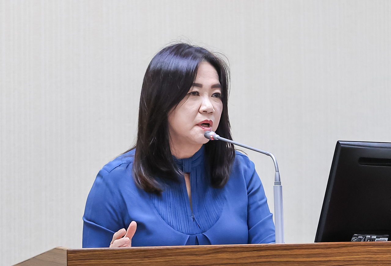 特別軍購案 馬文君：軍方隱瞞應公開資訊「裝神弄鬼」