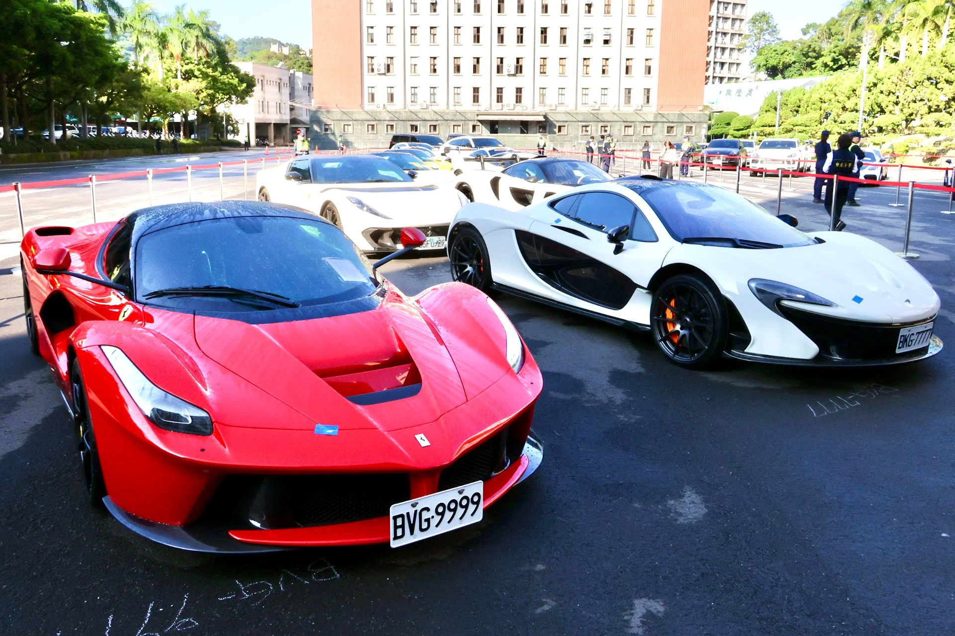 太子集團「頂級超跑車展」入場門票50萬　33輛天價豪車今拍賣