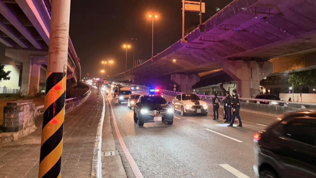 高雄可疑車輛遭攔查竟"加速逃逸" 警連開15槍以車追人