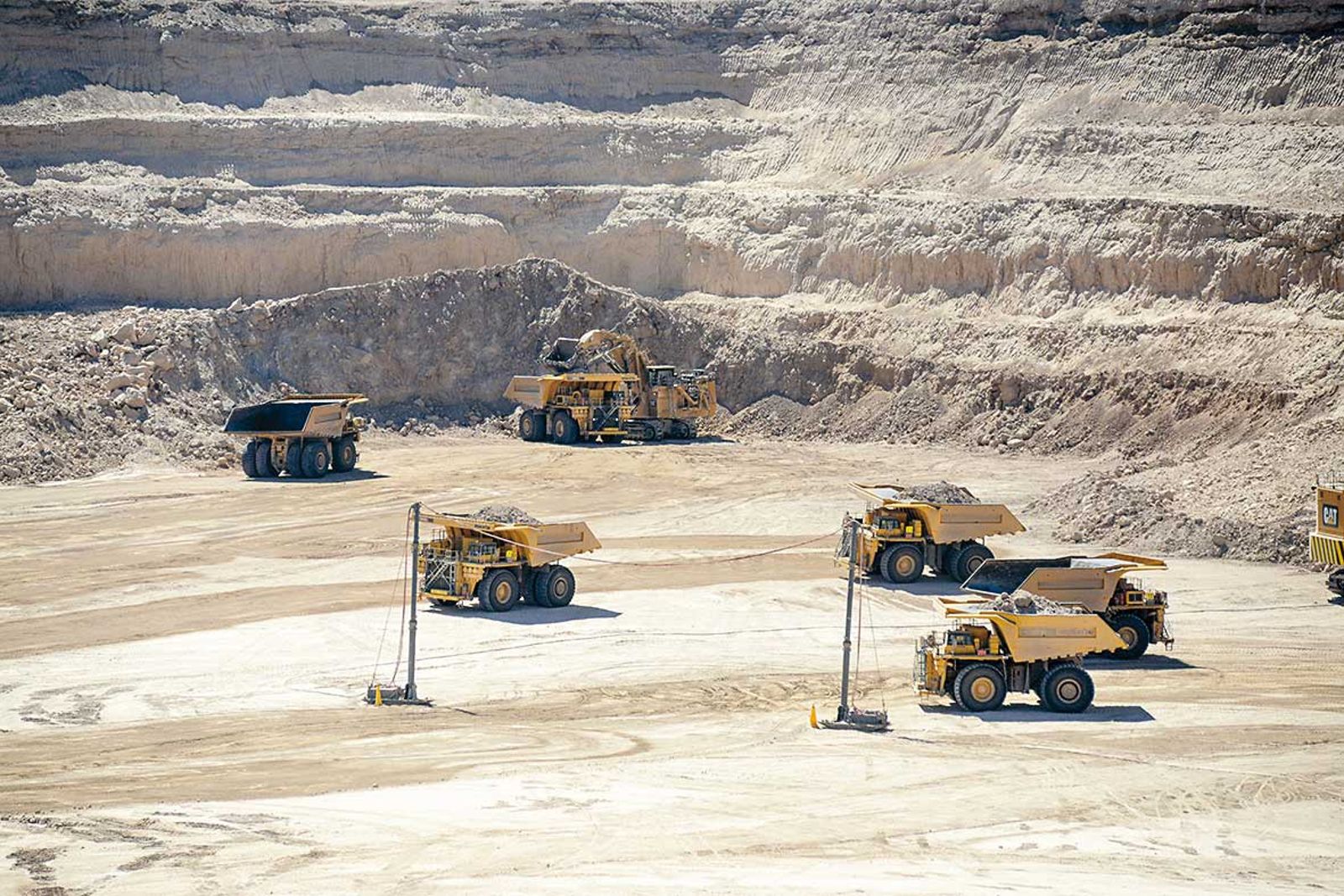 AI缺電商機2／AI掀電力危機　SMR崛起、鈾礦股年漲80%成戰略資產