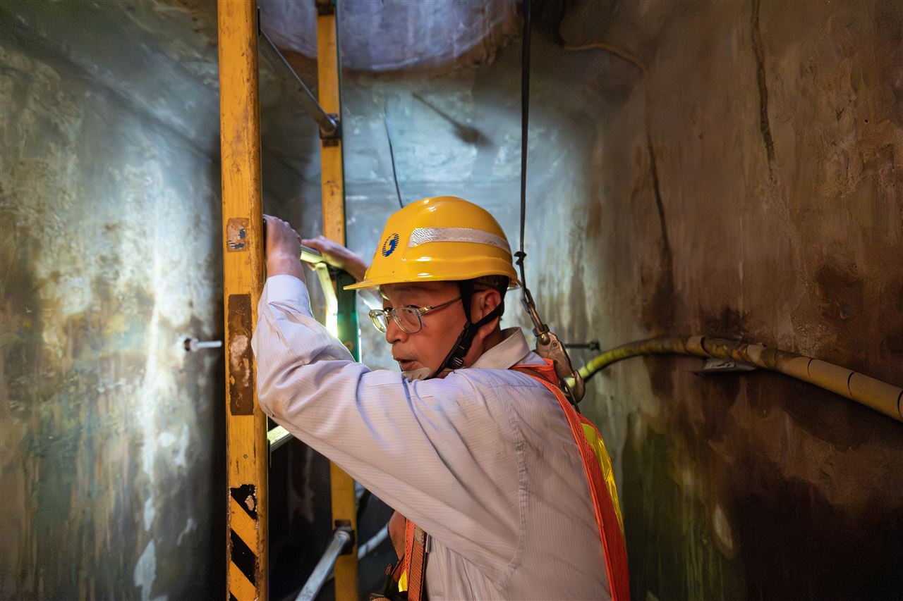 文總《匠人魂》揭露飛天遁地電信匠人　...