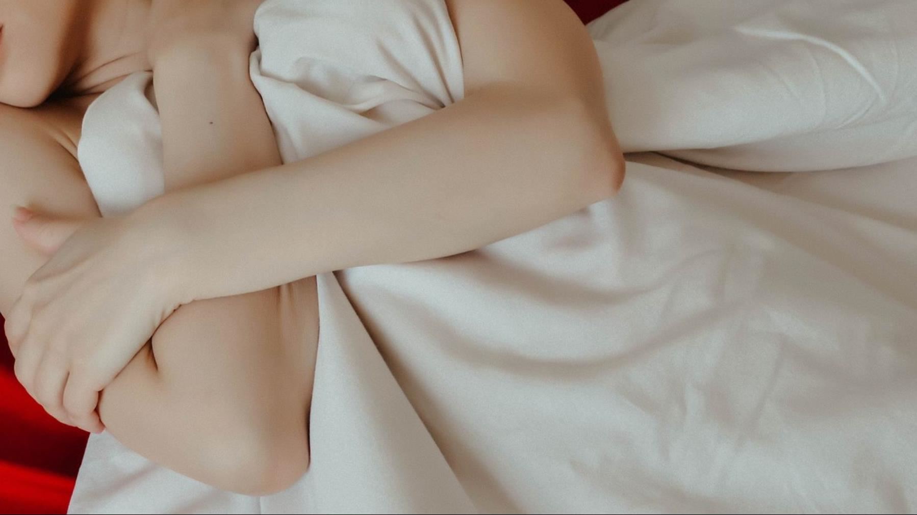 他見前女友與別人「口水交流」：跟我打...