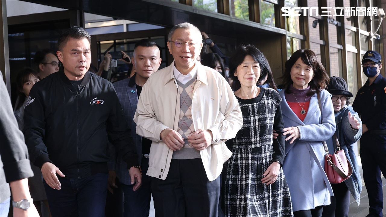 半夜慘摔瘀青！陳佩琪怨：因柯文哲腳鐐充電線害的　怕柯忘回報被抓去關