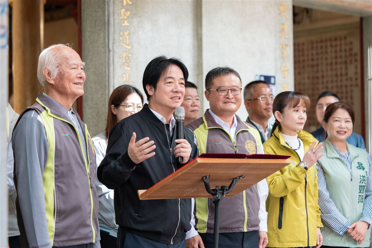 台股暴跌近千點！賴清德躺著也中槍　媒...