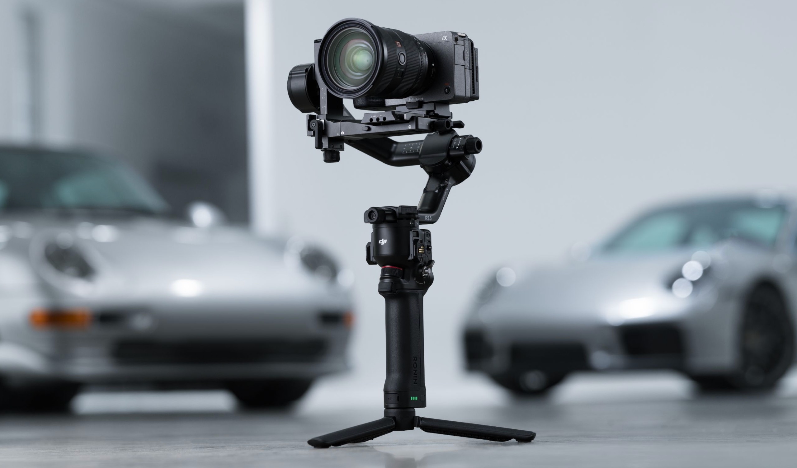 大疆 RS 5 穩定器全面升級！智慧跟拍、輕量機身、長續航鎖定商攝、自媒體