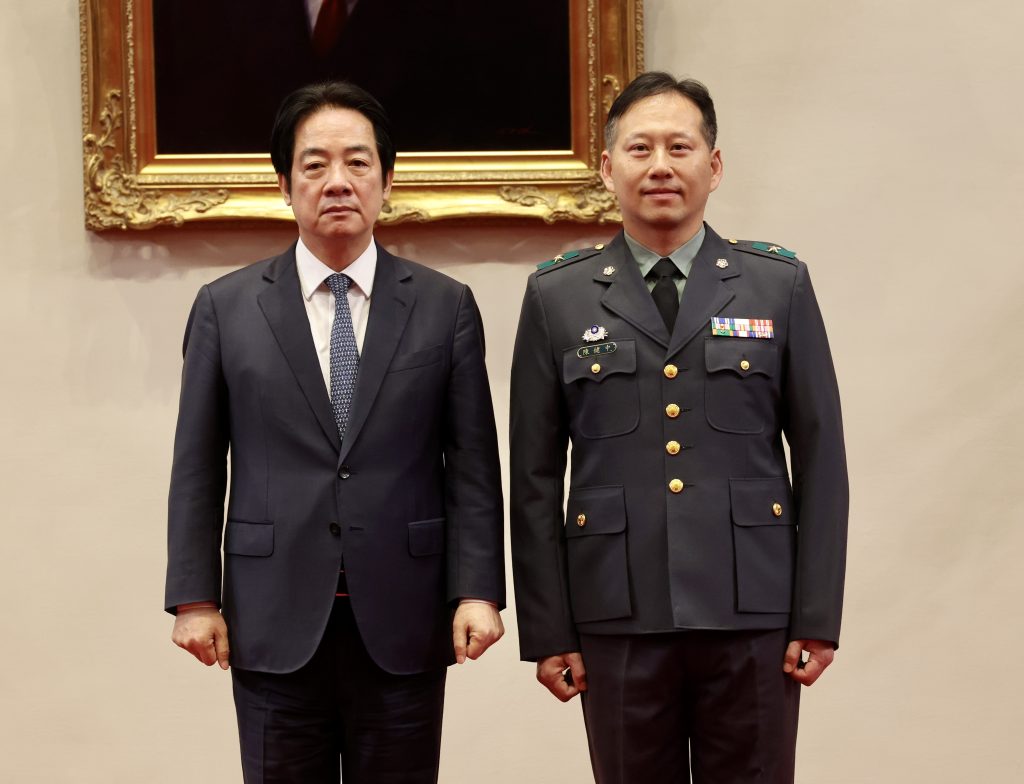 賴籲速審總預算、國防條例