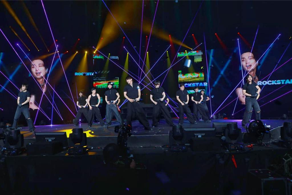 SUPER JUNIOR高雄演唱會第2天！全場應援「YA」成一片