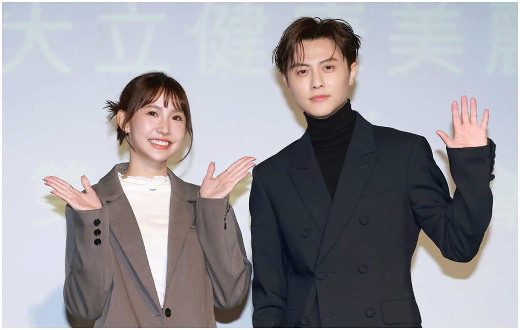 外遇風波後首同框！王子、粿粿現身宮廟拜拜求平安