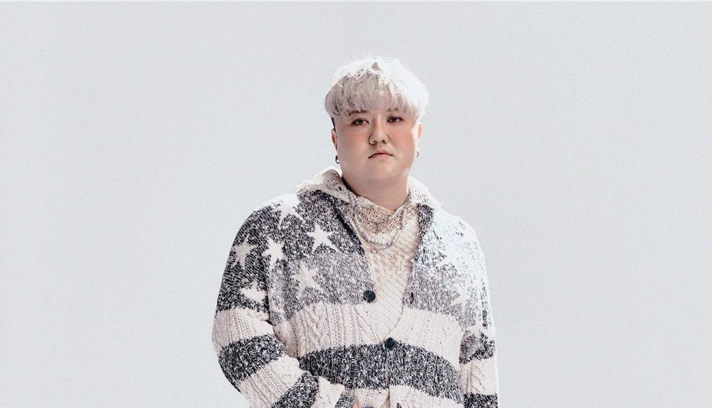 葵剛單飛超現實挑戰特殊「急凍妝」雙眼張不開