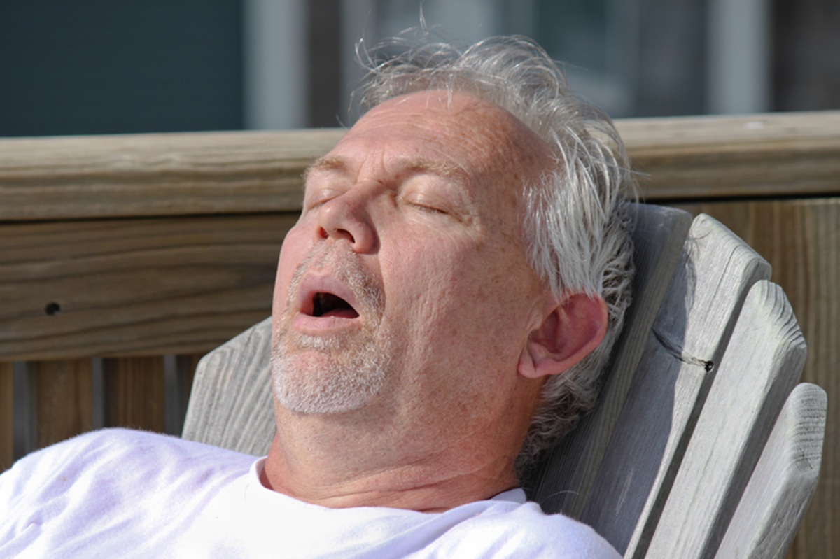 睡覺狂打呼怎麼辦？牙科止鼾牙套助改善呼吸中止