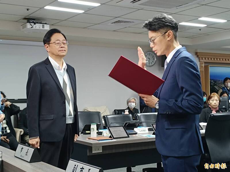 桃市府秘書處長由新聞處主秘曾俊豪調升...