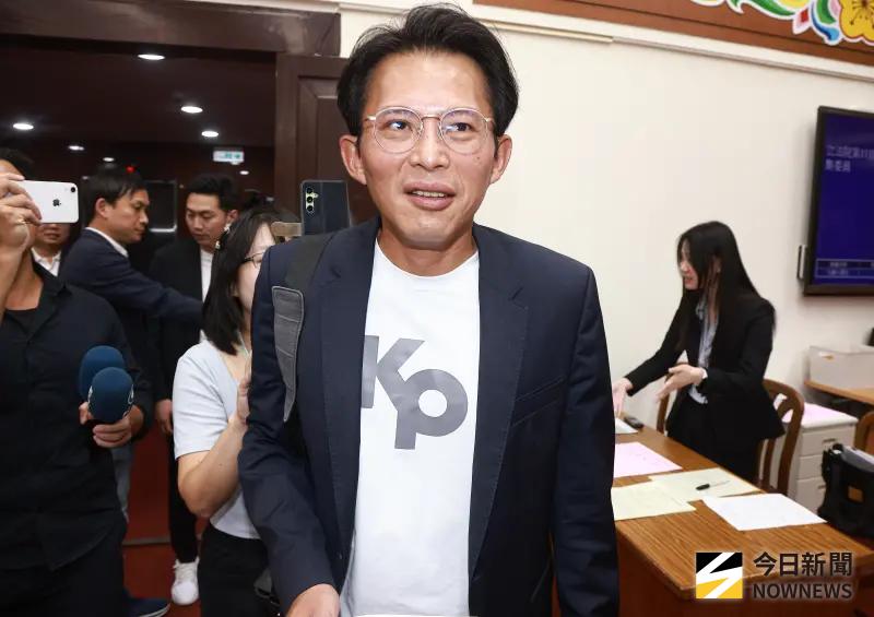 卓榮泰喊與立院辯論　黃國昌罕見秒答應