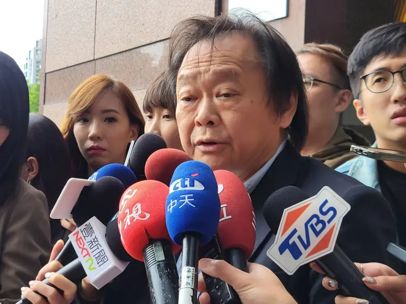 卓揆喊台灣101惹議！王世堅搬凱旋門神解