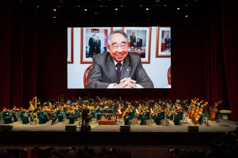 長榮飛機返台落地音樂感人！因張榮發1指示
