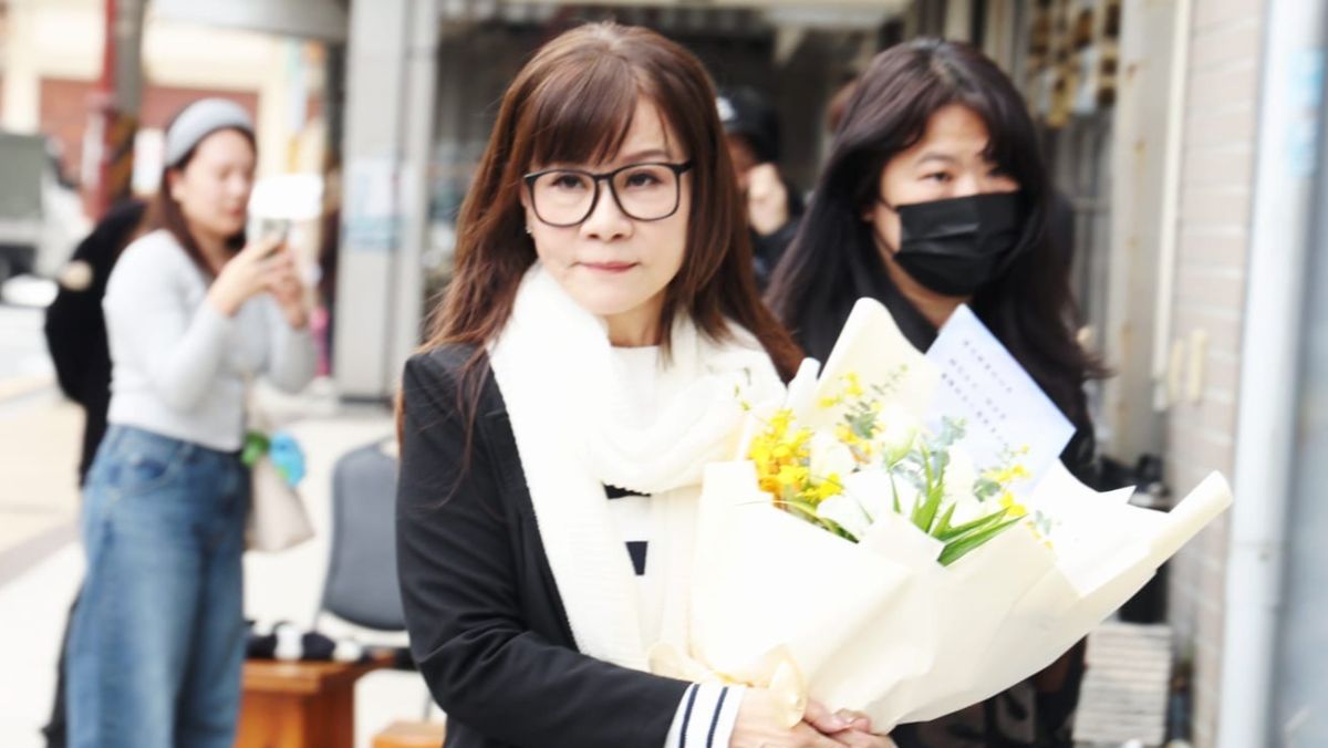 龍千玉忍淚奔靈堂悼曹西平　「繼續做自己最熱愛的舞台」慟別