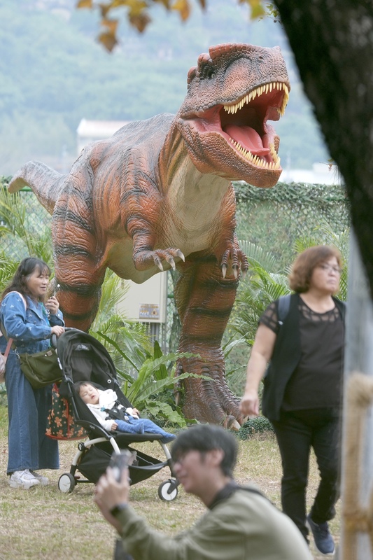 台北關渡恐龍樂園開幕前夕（2） (圖)