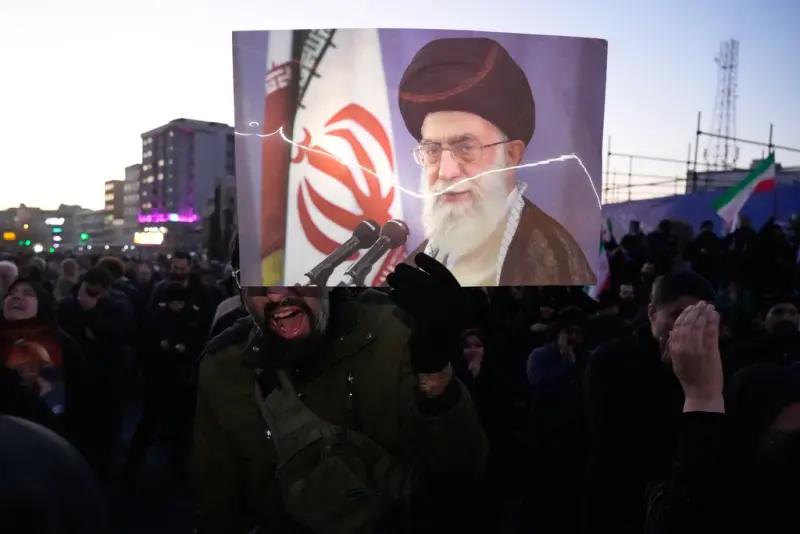 巷仔內／美以聯手出擊　伊朗神權政體變天？