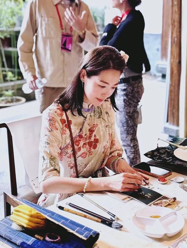 文化大學書法老師太美！竟是名模「被封林志玲接班人」　曾與舒淇飆戲